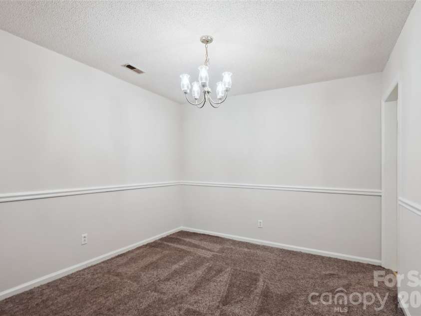 8322 Summerglen Circle, Charlotte, NC 28227.  MLS# CAR4329058, YatesRealty ID 11250. Dining Room