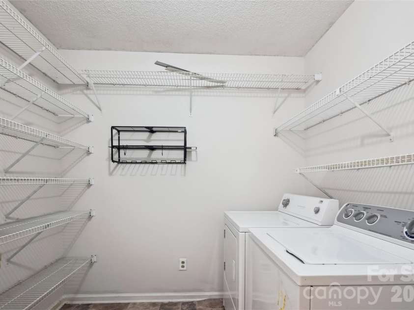 8322 Summerglen Circle, Charlotte, NC 28227.  MLS# CAR4329058, YatesRealty ID 11250. Laundry Room