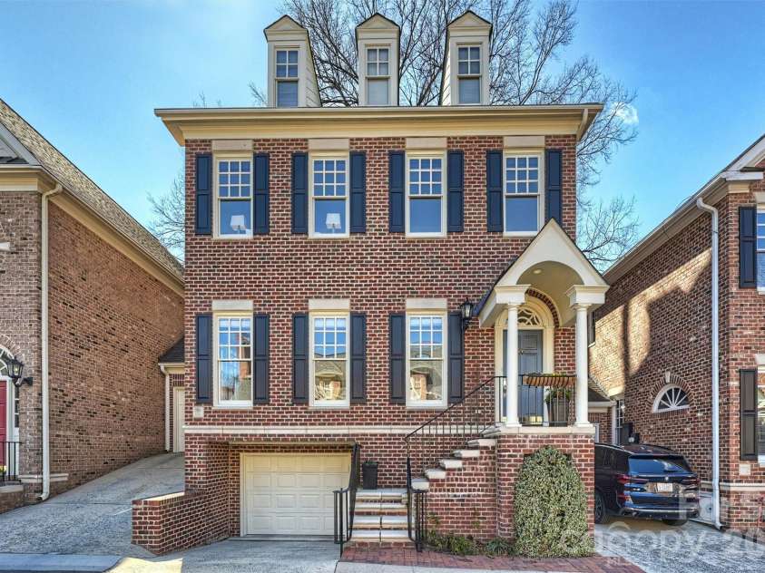 1244 Dilworth Crescent Row, Charlotte, NC 28203.  MLS# CAR4342886, YatesRealty ID 11251. 