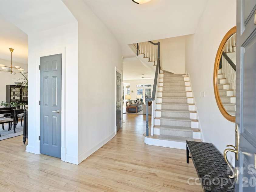 1244 Dilworth Crescent Row, Charlotte, NC 28203.  MLS# CAR4342886, YatesRealty ID 11251. 