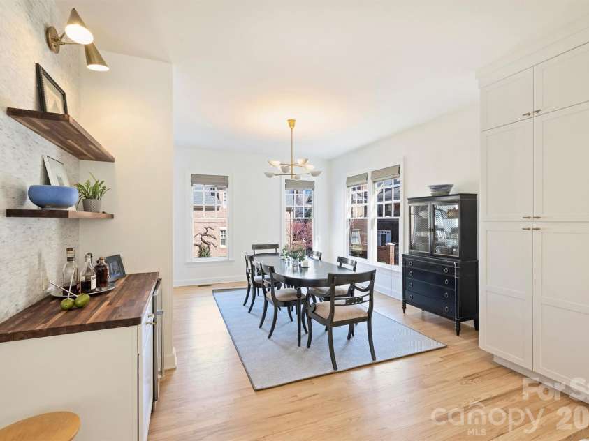 1244 Dilworth Crescent Row, Charlotte, NC 28203.  MLS# CAR4342886, YatesRealty ID 11251. 