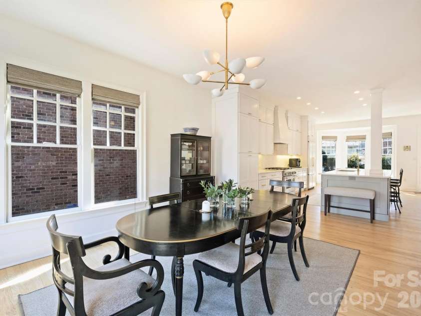 1244 Dilworth Crescent Row, Charlotte, NC 28203.  MLS# CAR4342886, YatesRealty ID 11251. 