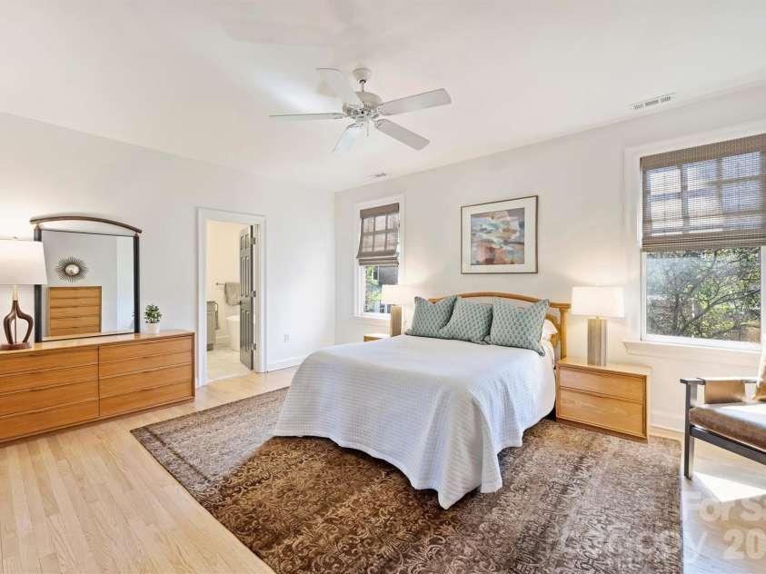 1244 Dilworth Crescent Row, Charlotte, NC 28203.  MLS# CAR4342886, YatesRealty ID 11251. 