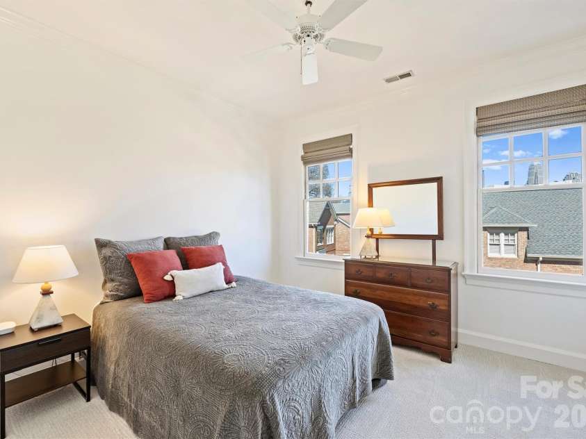 1244 Dilworth Crescent Row, Charlotte, NC 28203.  MLS# CAR4342886, YatesRealty ID 11251. 