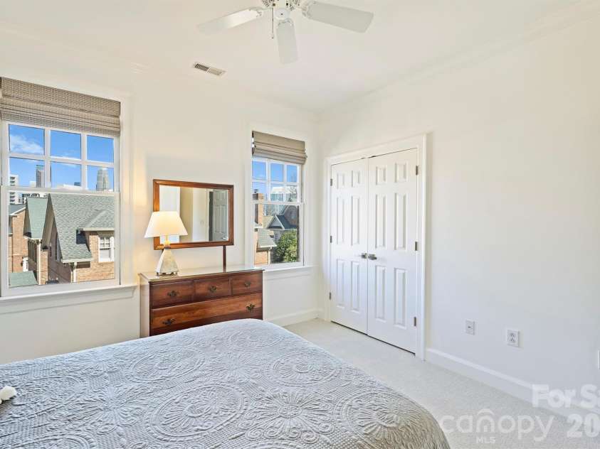1244 Dilworth Crescent Row, Charlotte, NC 28203.  MLS# CAR4342886, YatesRealty ID 11251. 