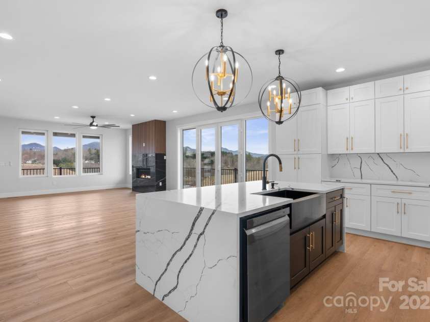 16 Lawson Ridge Road, Leicester, NC 28748.  MLS# CAR4306555, YatesRealty ID 11251. 