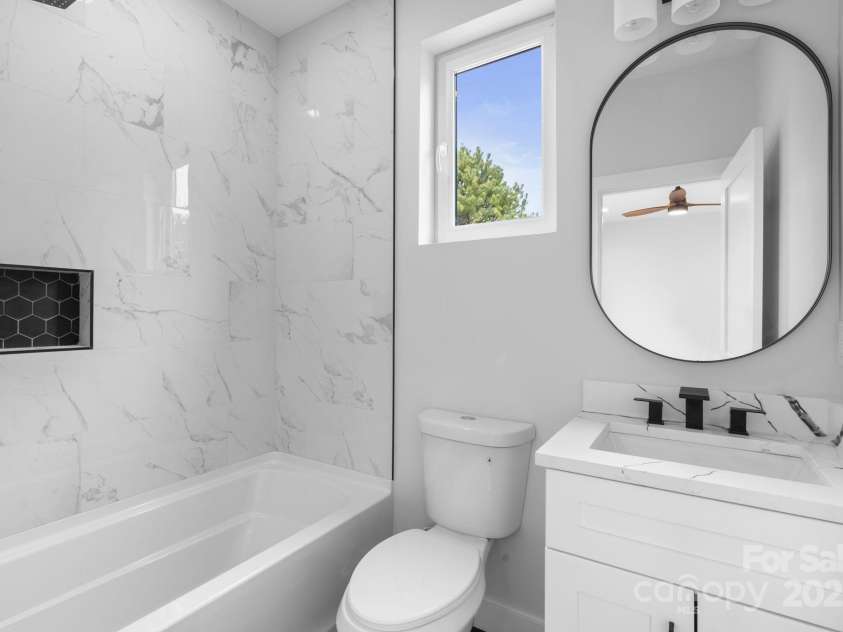 16 Lawson Ridge Road, Leicester, NC 28748.  MLS# CAR4306555, YatesRealty ID 11251. 