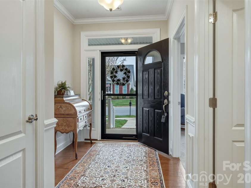 11723 Meetinghouse Drive, Cornelius, NC 28031.  MLS# CAR4359407, YatesRealty ID 11252. Welcome home!