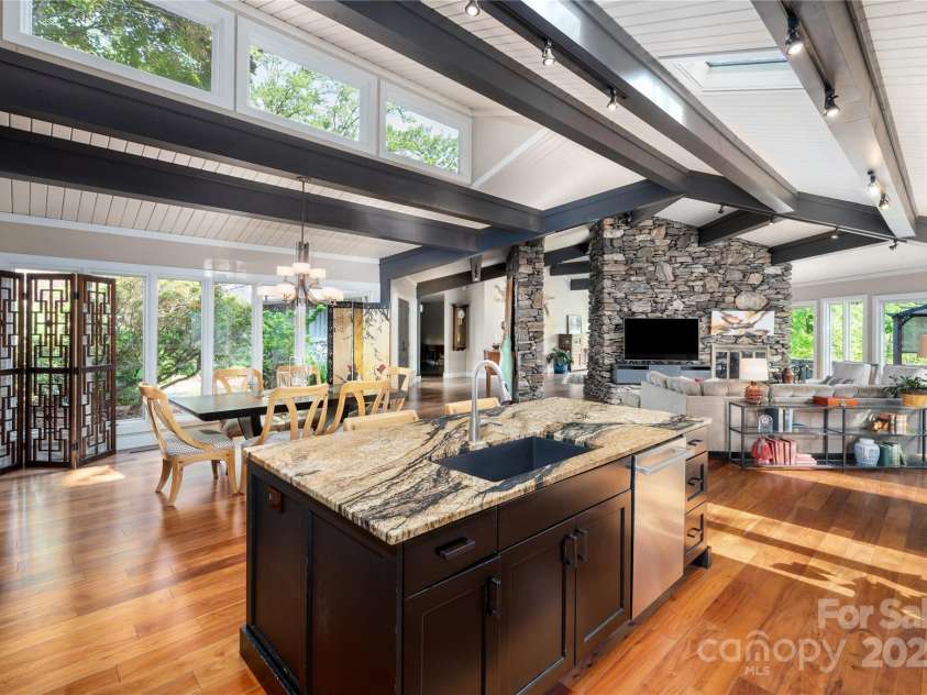 115 Stuyvesant Road, Asheville, NC 28803.  MLS# CAR4254634, YatesRealty ID 11253. 