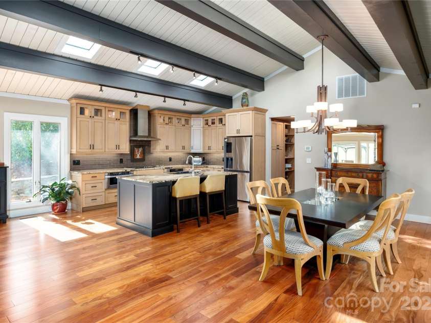 115 Stuyvesant Road, Asheville, NC 28803.  MLS# CAR4254634, YatesRealty ID 11253. 