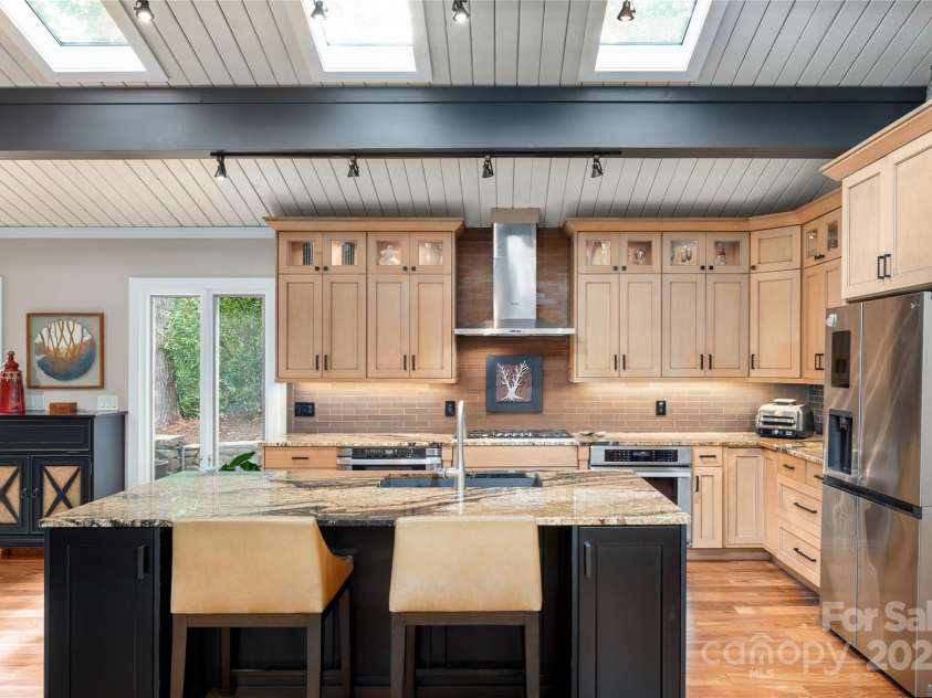 115 Stuyvesant Road, Asheville, NC 28803.  MLS# CAR4254634, YatesRealty ID 11253. 