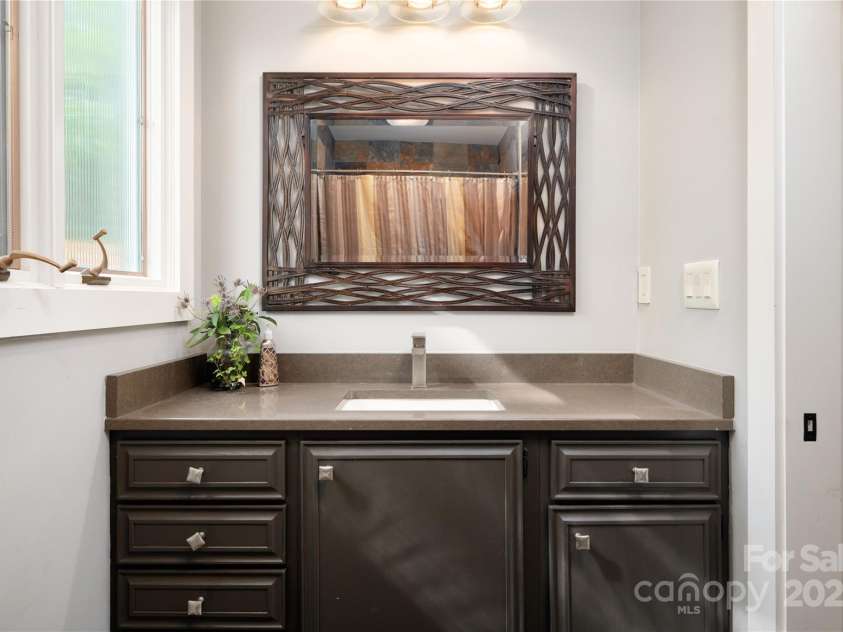 115 Stuyvesant Road, Asheville, NC 28803.  MLS# CAR4254634, YatesRealty ID 11253. 