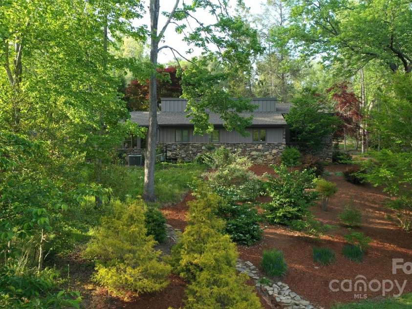 115 Stuyvesant Road, Asheville, NC 28803.  MLS# CAR4254634, YatesRealty ID 11253. 