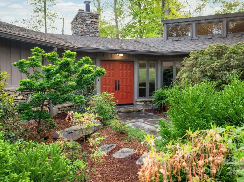115 Stuyvesant Road, Asheville, NC 28803.  MLS# CAR4254634, YatesRealty ID 11253. Front Door