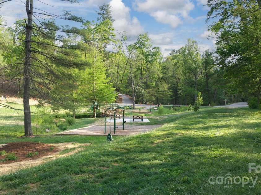 115 Stuyvesant Road, Asheville, NC 28803.  MLS# CAR4254634, YatesRealty ID 11253. Greenwood Park on left, property on right.