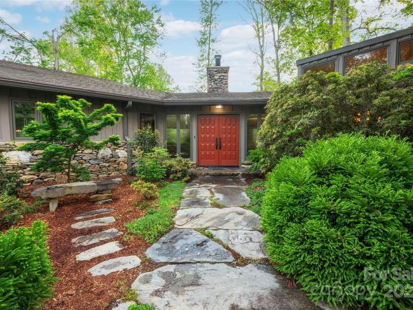 115 Stuyvesant Road, Asheville, NC 28803.  MLS# CAR4254634, YatesRealty ID 11253. Main entry