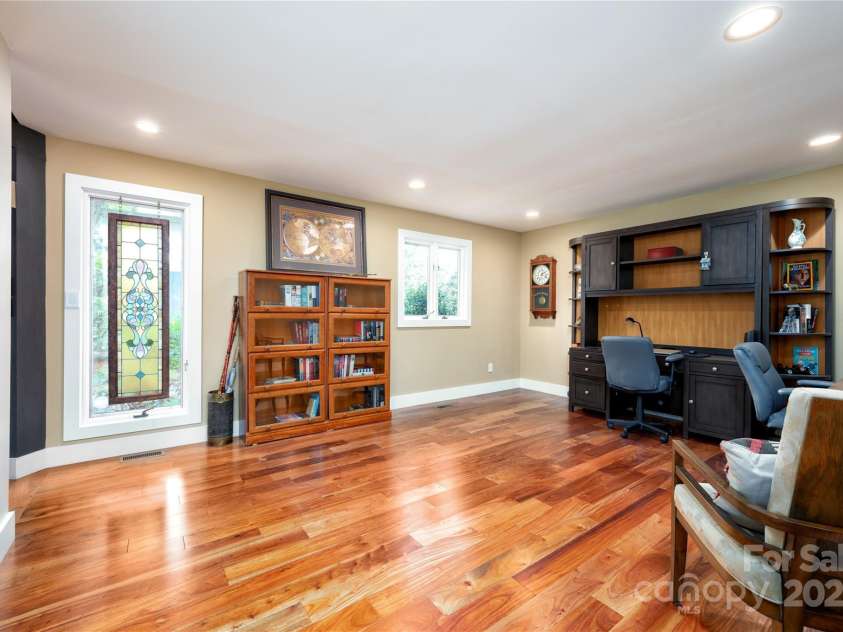 115 Stuyvesant Road, Asheville, NC 28803.  MLS# CAR4254634, YatesRealty ID 11253. Office