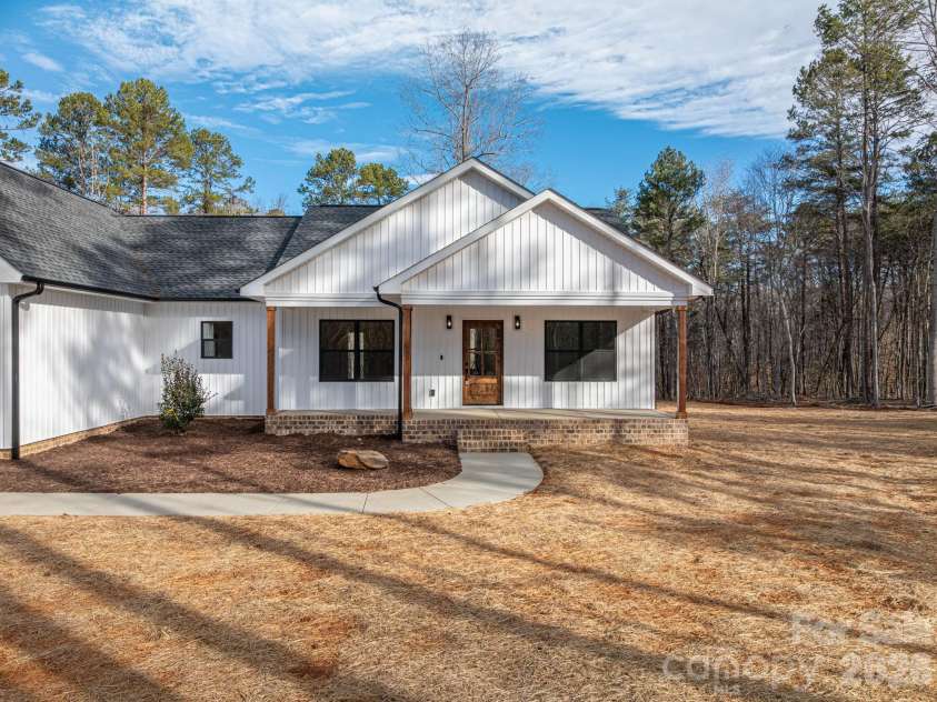 6335 Forney Hill Road, Denver, NC 28037.  MLS# CAR4346554, YatesRealty ID 11253. 