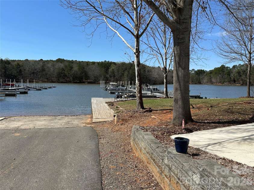101 Dogwood Circle, New London, NC 28127.  MLS# CAR4356250, YatesRealty ID 11254. 
