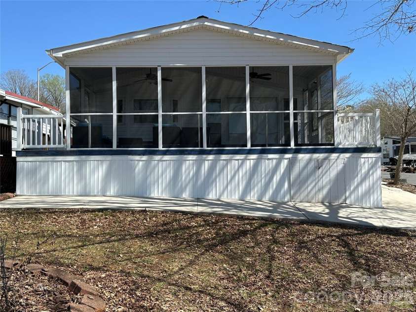 101 Dogwood Circle, New London, NC 28127.  MLS# CAR4356250, YatesRealty ID 11254. 