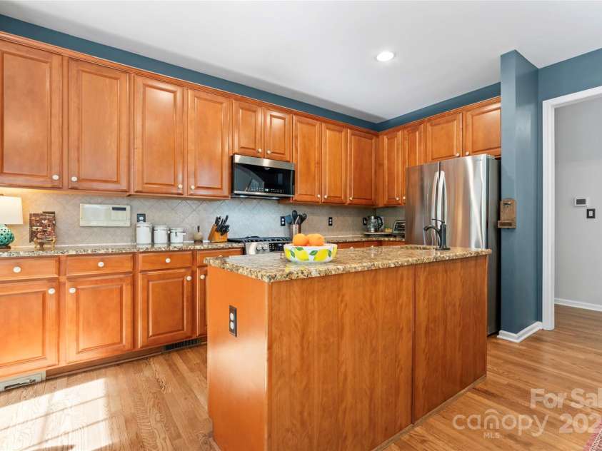 1009 Anduin Falls Drive, Charlotte, NC 28269.  MLS# CAR4248583, YatesRealty ID 11255. 