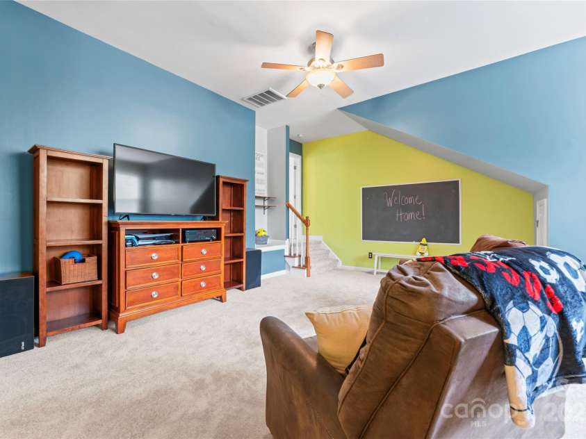 1009 Anduin Falls Drive, Charlotte, NC 28269.  MLS# CAR4248583, YatesRealty ID 11255. 