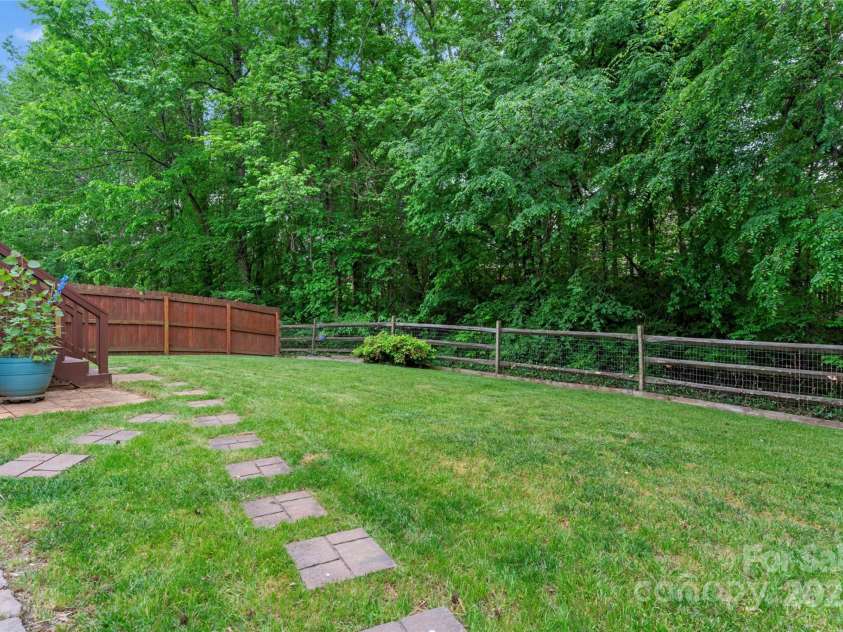 1009 Anduin Falls Drive, Charlotte, NC 28269.  MLS# CAR4248583, YatesRealty ID 11255. 