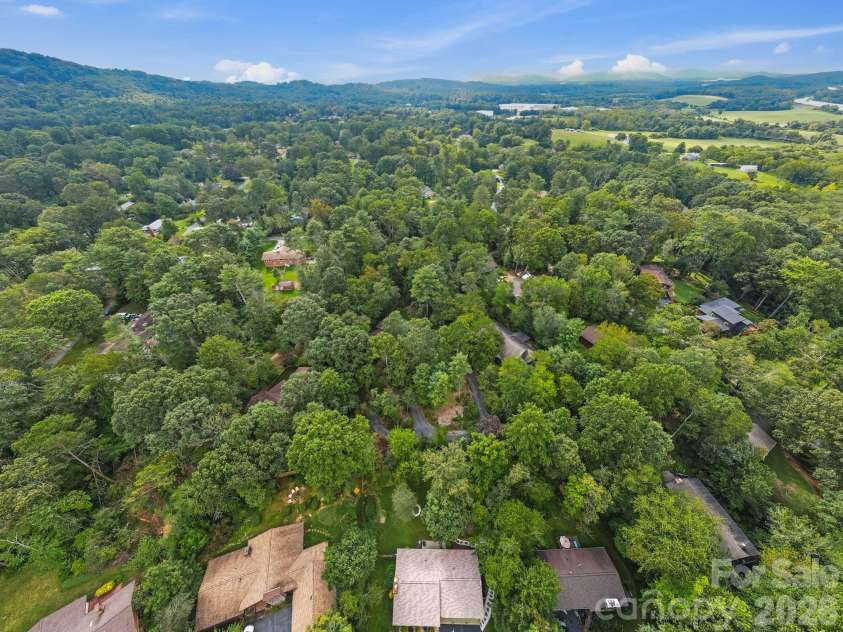 3017 Chestnut Tree Road, Hendersonville, NC 28792.  MLS# CAR4346755, YatesRealty ID 11258. 