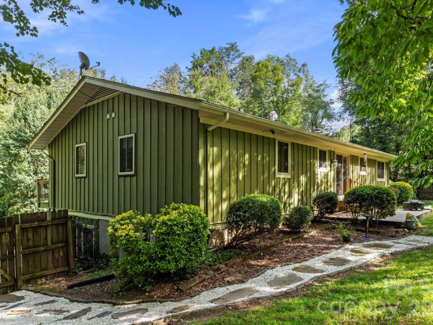 3017 Chestnut Tree Road, Hendersonville, NC 28792.  MLS# CAR4346755, YatesRealty ID 11258. 