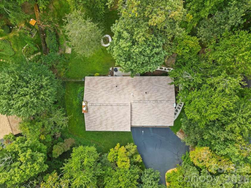 3017 Chestnut Tree Road, Hendersonville, NC 28792.  MLS# CAR4346755, YatesRealty ID 11258. 