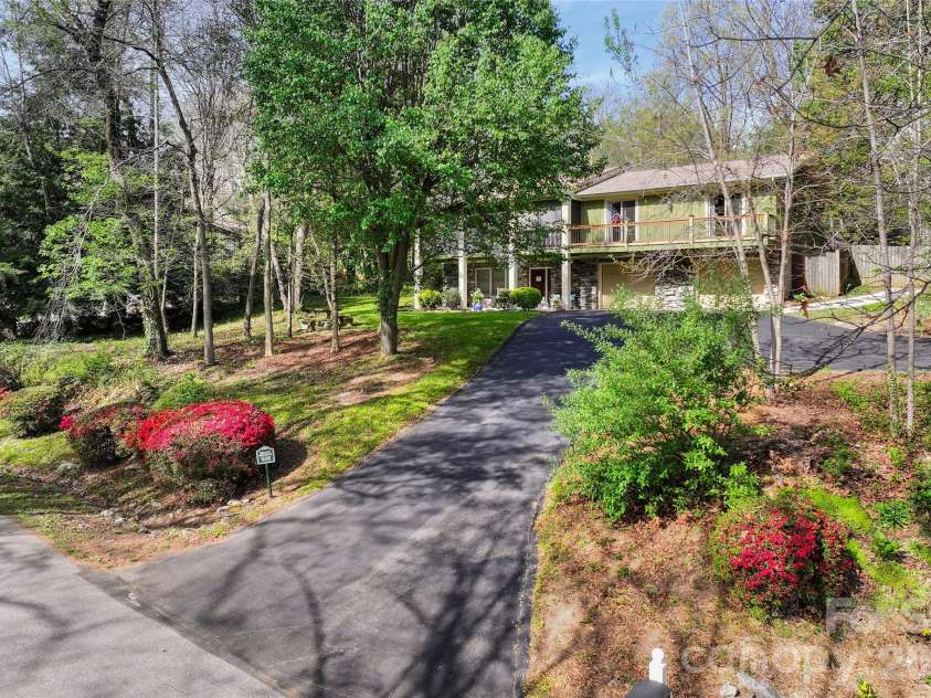 3017 Chestnut Tree Road, Hendersonville, NC 28792.  MLS# CAR4346755, YatesRealty ID 11258. 
