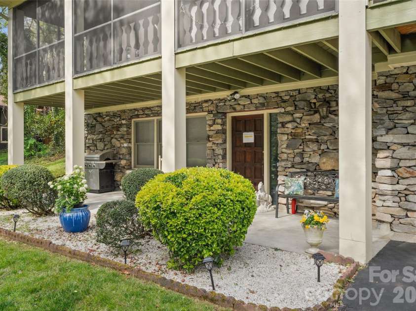 3017 Chestnut Tree Road, Hendersonville, NC 28792.  MLS# CAR4346755, YatesRealty ID 11258. 