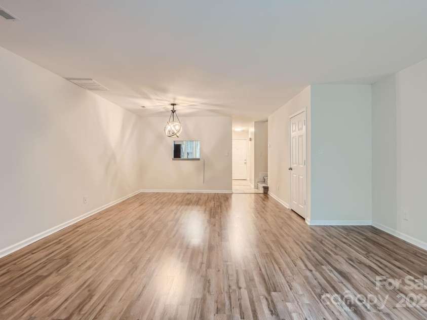 8221 Pineville Matthews Road, Charlotte, NC 28226.  MLS# CAR4255544, YatesRealty ID 11258. 