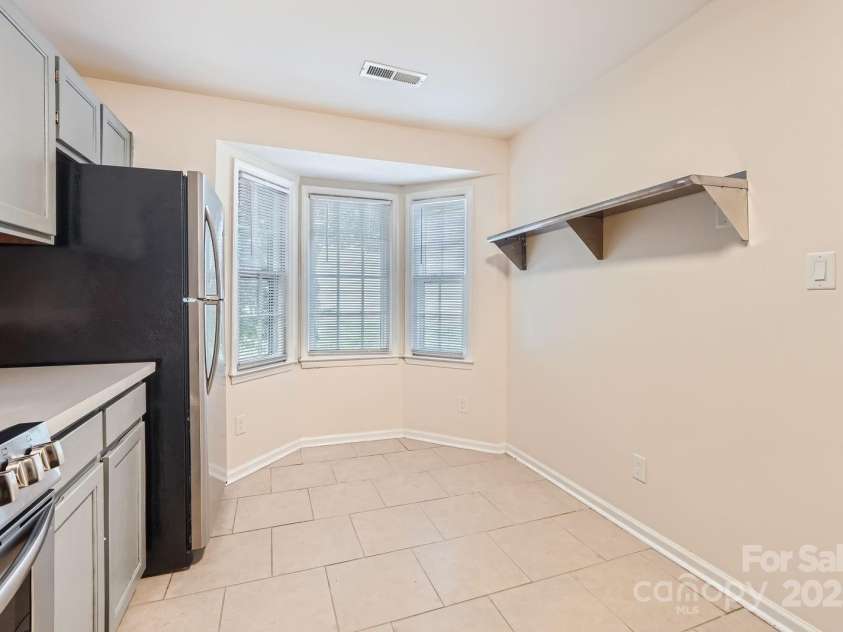 8221 Pineville Matthews Road, Charlotte, NC 28226.  MLS# CAR4255544, YatesRealty ID 11258. 