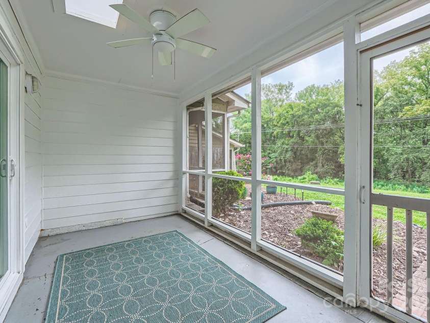 8221 Pineville Matthews Road, Charlotte, NC 28226.  MLS# CAR4255544, YatesRealty ID 11258. 