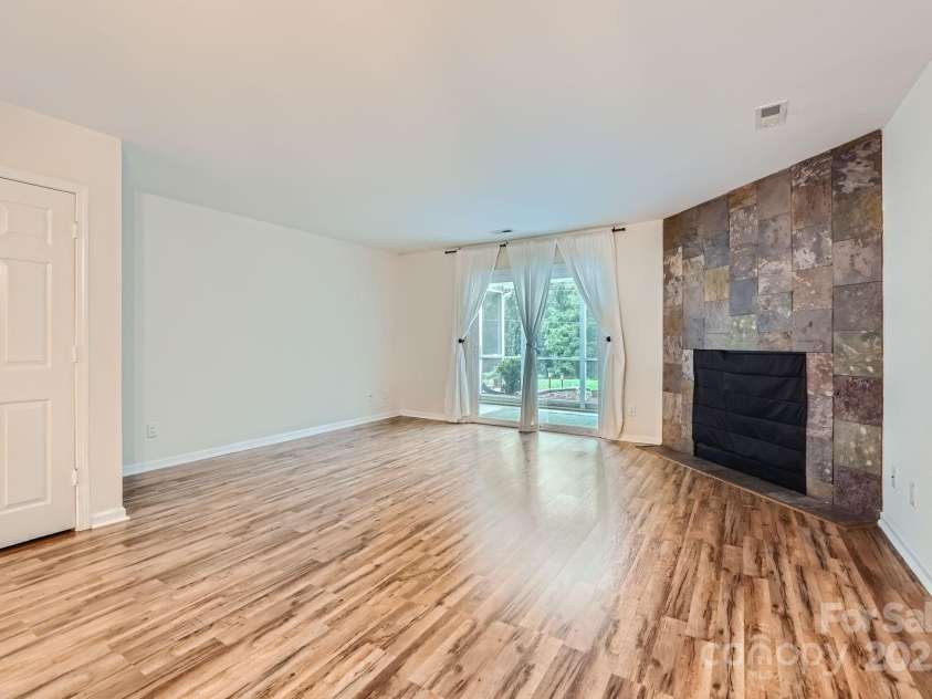 8221 Pineville Matthews Road, Charlotte, NC 28226.  MLS# CAR4255544, YatesRealty ID 11258. 