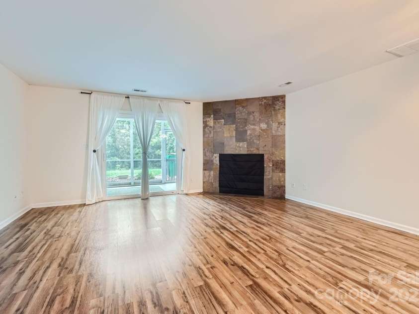 8221 Pineville Matthews Road, Charlotte, NC 28226.  MLS# CAR4255544, YatesRealty ID 11258. 