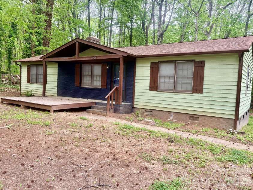 3011 winding Trail, Matthews, NC 28105.  MLS# CAR4364754, YatesRealty ID 11259. 