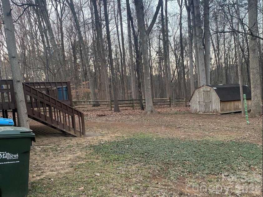 3011 winding Trail, Matthews, NC 28105.  MLS# CAR4364754, YatesRealty ID 11259. Back yard