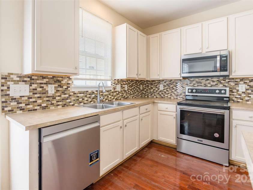 827 Gentlewinds Court, Fort Mill, SC 29708.  MLS# CAR4300243, YatesRealty ID 11259. 