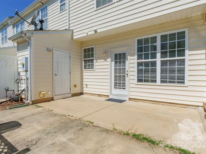 827 Gentlewinds Court, Fort Mill, SC 29708.  MLS# CAR4300243, YatesRealty ID 11259. 