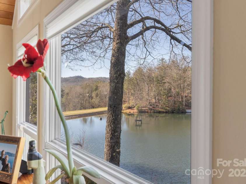 100 The Pinnacle Drive, Sapphire, NC 28774.  MLS# CAR4325030, YatesRealty ID 1126. 