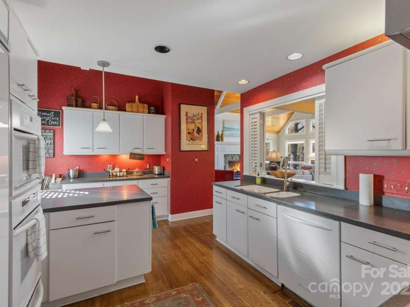 100 The Pinnacle Drive, Sapphire, NC 28774.  MLS# CAR4325030, YatesRealty ID 1126. 