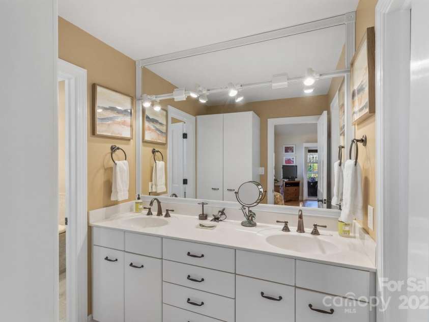 100 The Pinnacle Drive, Sapphire, NC 28774.  MLS# CAR4325030, YatesRealty ID 1126. 