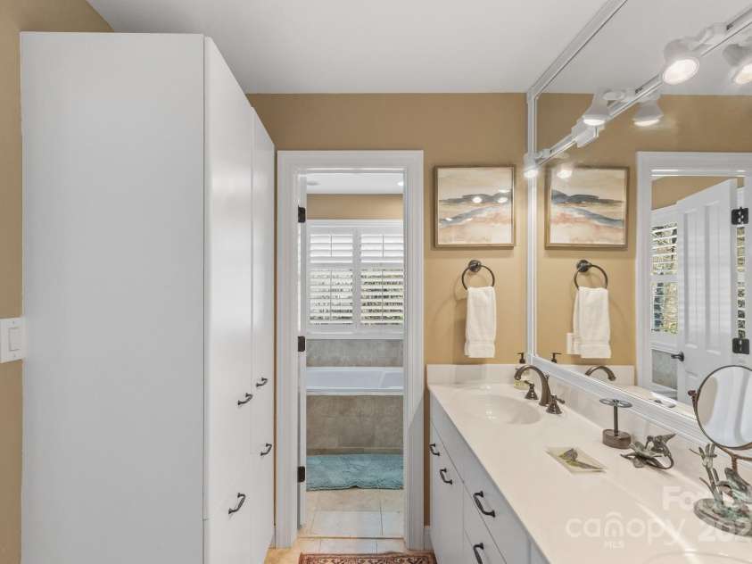 100 The Pinnacle Drive, Sapphire, NC 28774.  MLS# CAR4325030, YatesRealty ID 1126. 