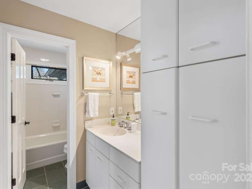 100 The Pinnacle Drive, Sapphire, NC 28774.  MLS# CAR4325030, YatesRealty ID 1126. 