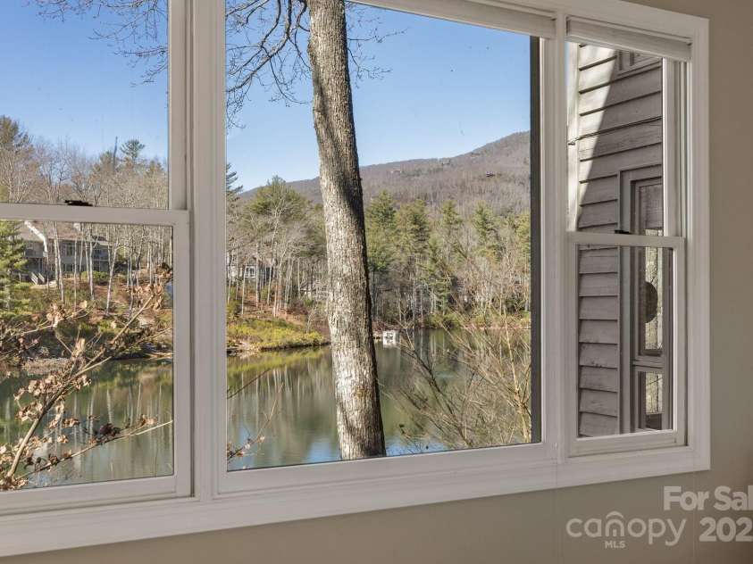 100 The Pinnacle Drive, Sapphire, NC 28774.  MLS# CAR4325030, YatesRealty ID 1126. 