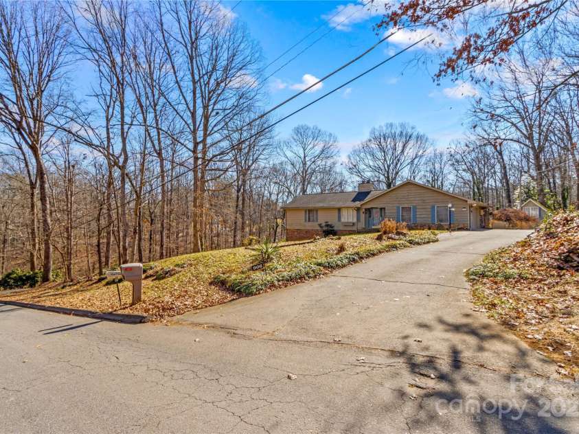 906 Harmony Drive, Statesville, NC 28677.  MLS# CAR4220072, YatesRealty ID 1126. 