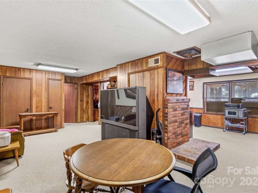 906 Harmony Drive, Statesville, NC 28677.  MLS# CAR4220072, YatesRealty ID 1126. 