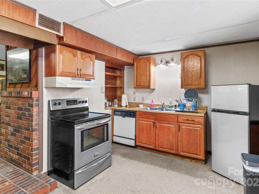 906 Harmony Drive, Statesville, NC 28677.  MLS# CAR4220072, YatesRealty ID 1126. 